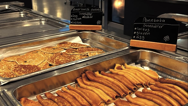 Pannkakor på en buffé