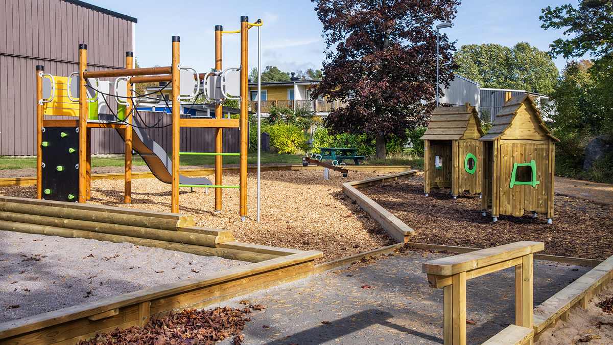 Klätterställning och lekhus